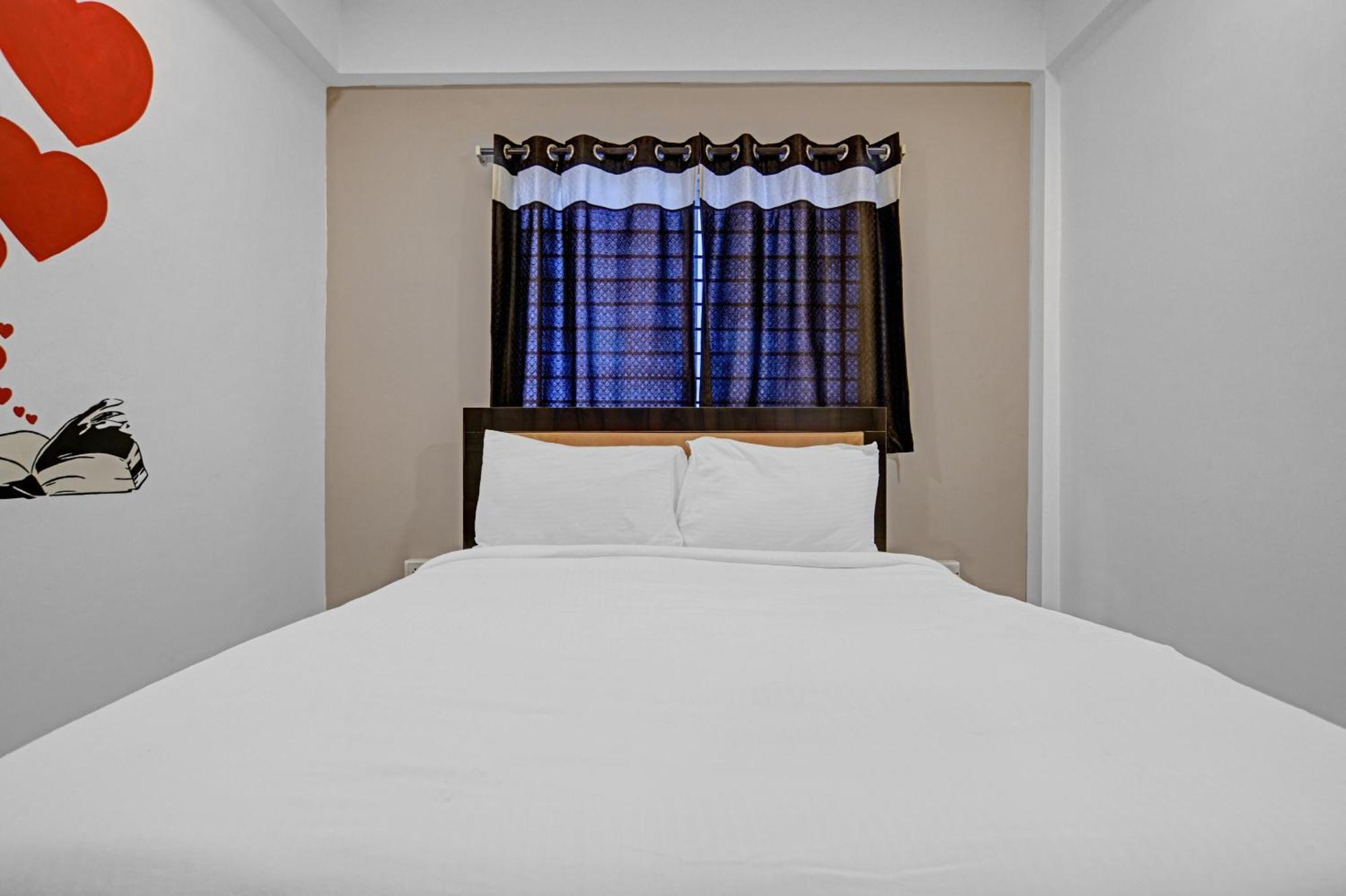 Collection O The Eternity Near Lig Sqaure Hotel Indore Exterior foto