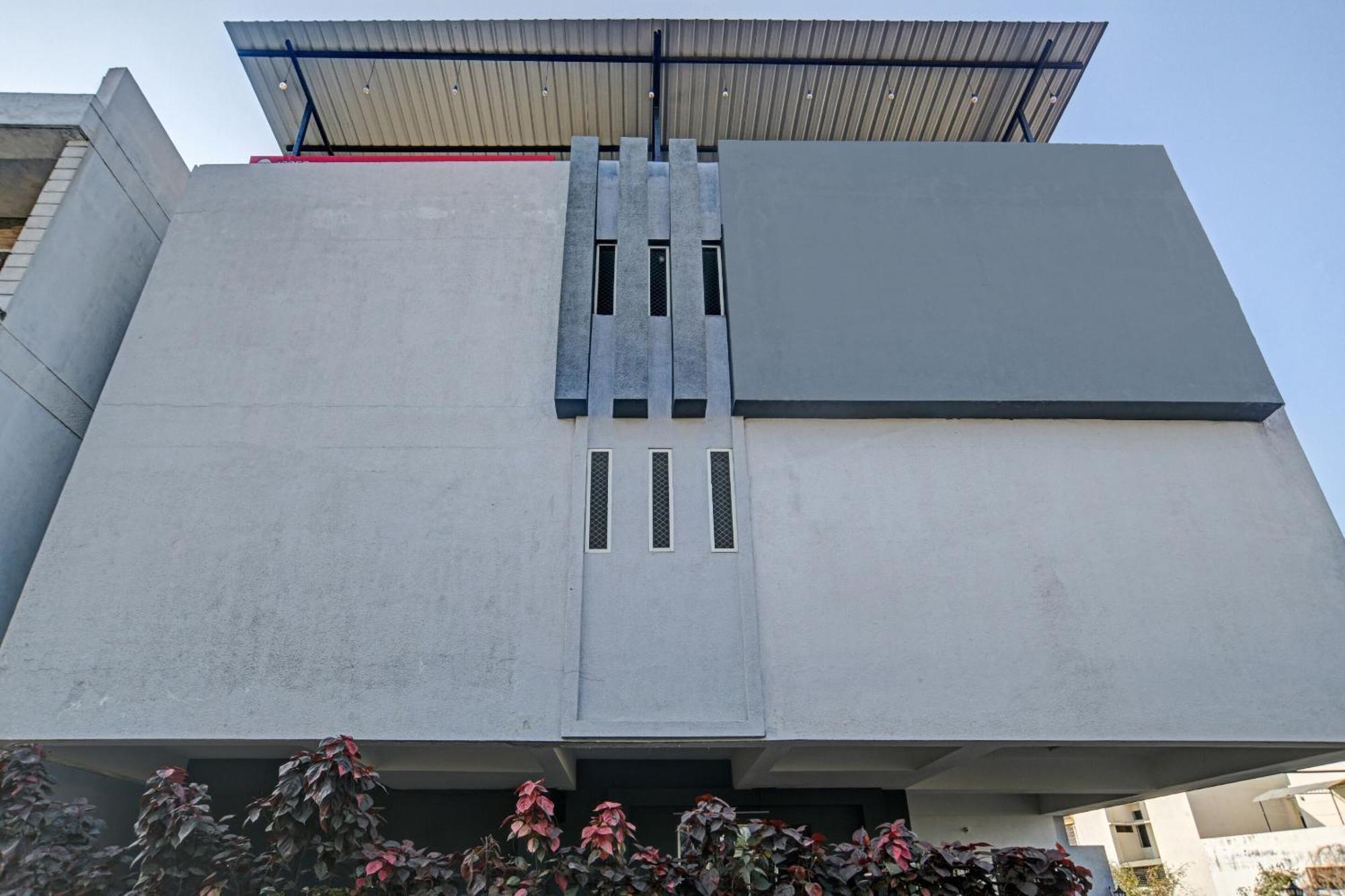 Collection O The Eternity Near Lig Sqaure Hotel Indore Exterior foto