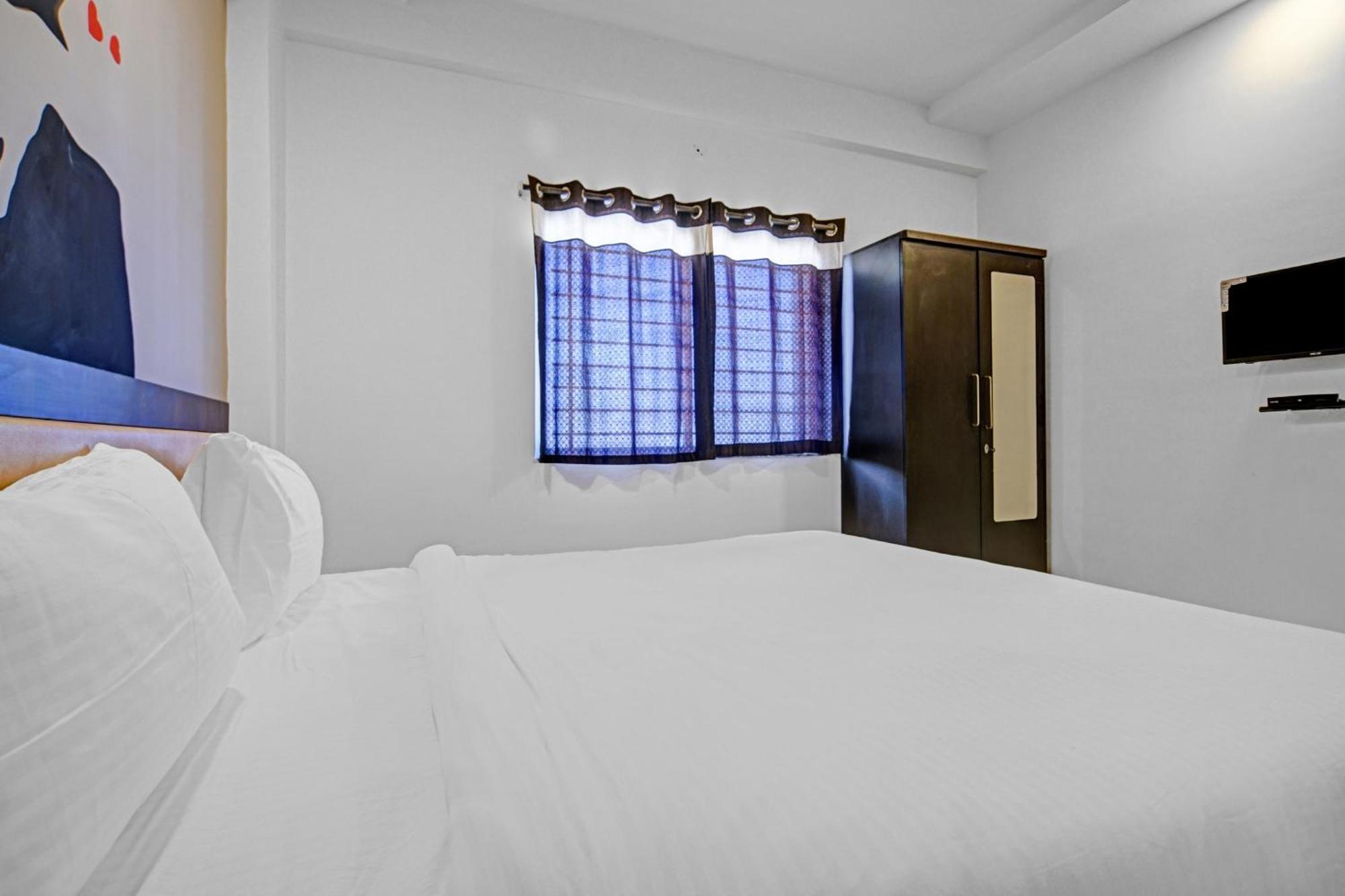 Collection O The Eternity Near Lig Sqaure Hotel Indore Exterior foto