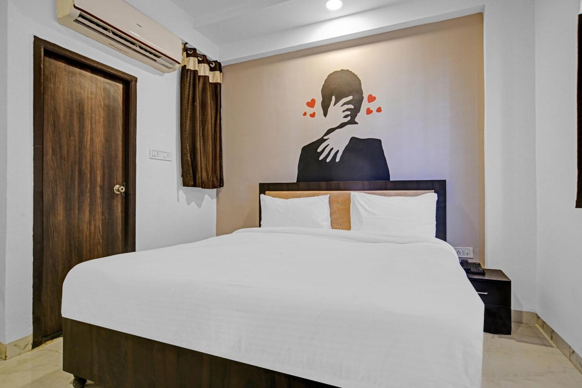 Collection O The Eternity Near Lig Sqaure Hotel Indore Exterior foto