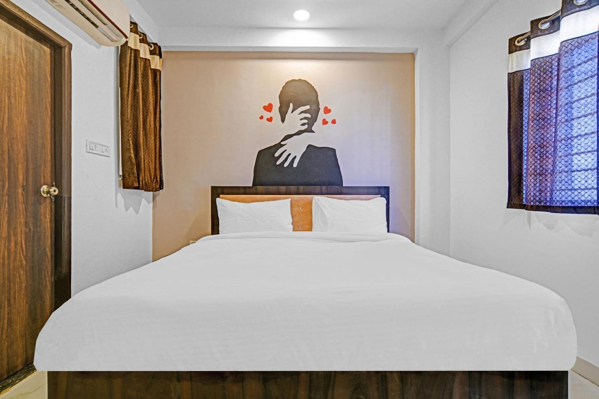 Collection O The Eternity Near Lig Sqaure Hotel Indore Exterior foto