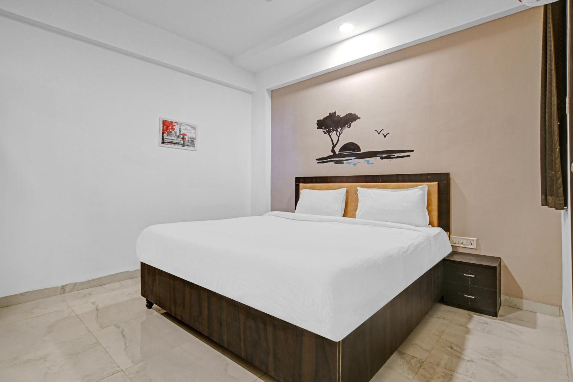 Collection O The Eternity Near Lig Sqaure Hotel Indore Exterior foto