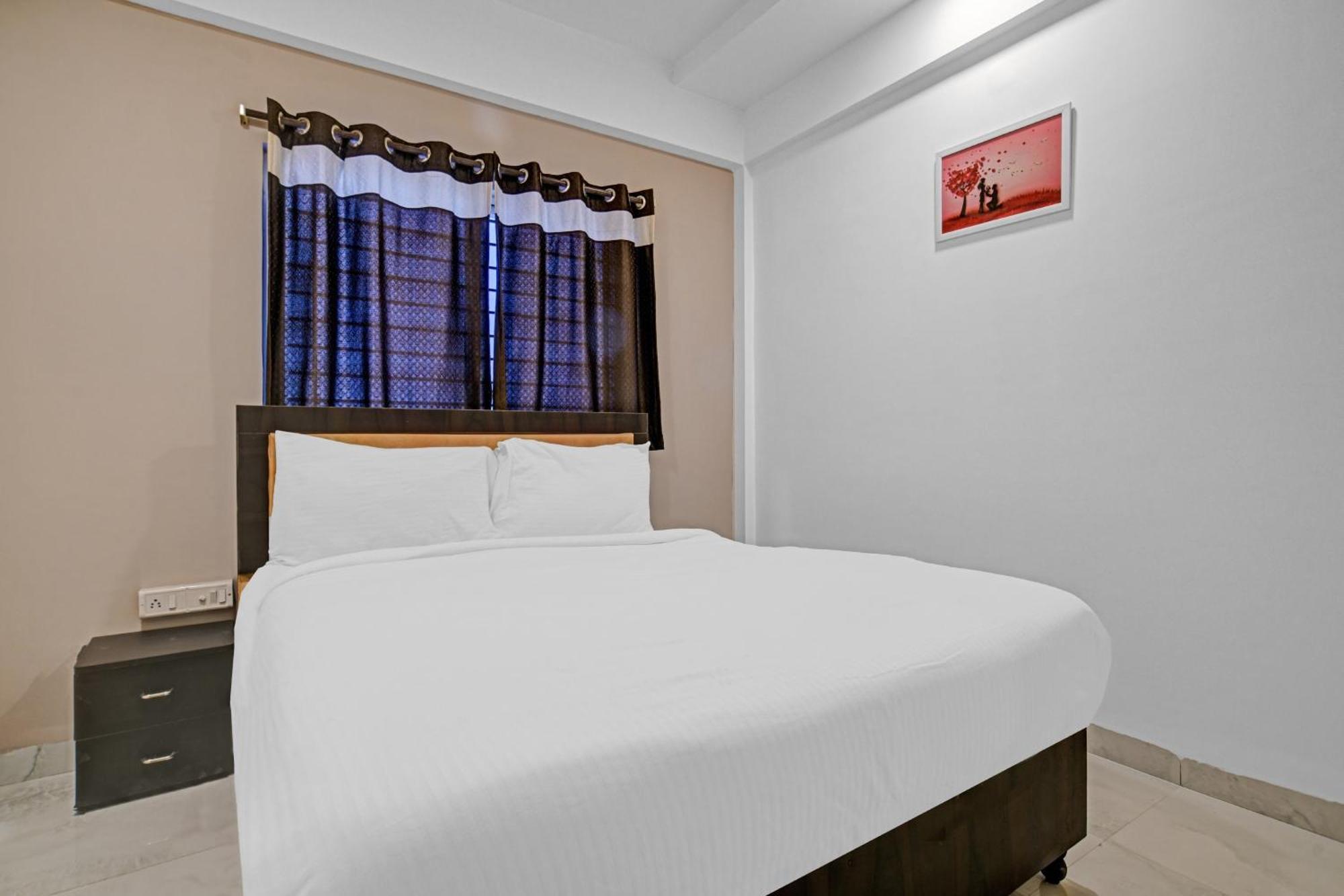 Collection O The Eternity Near Lig Sqaure Hotel Indore Exterior foto
